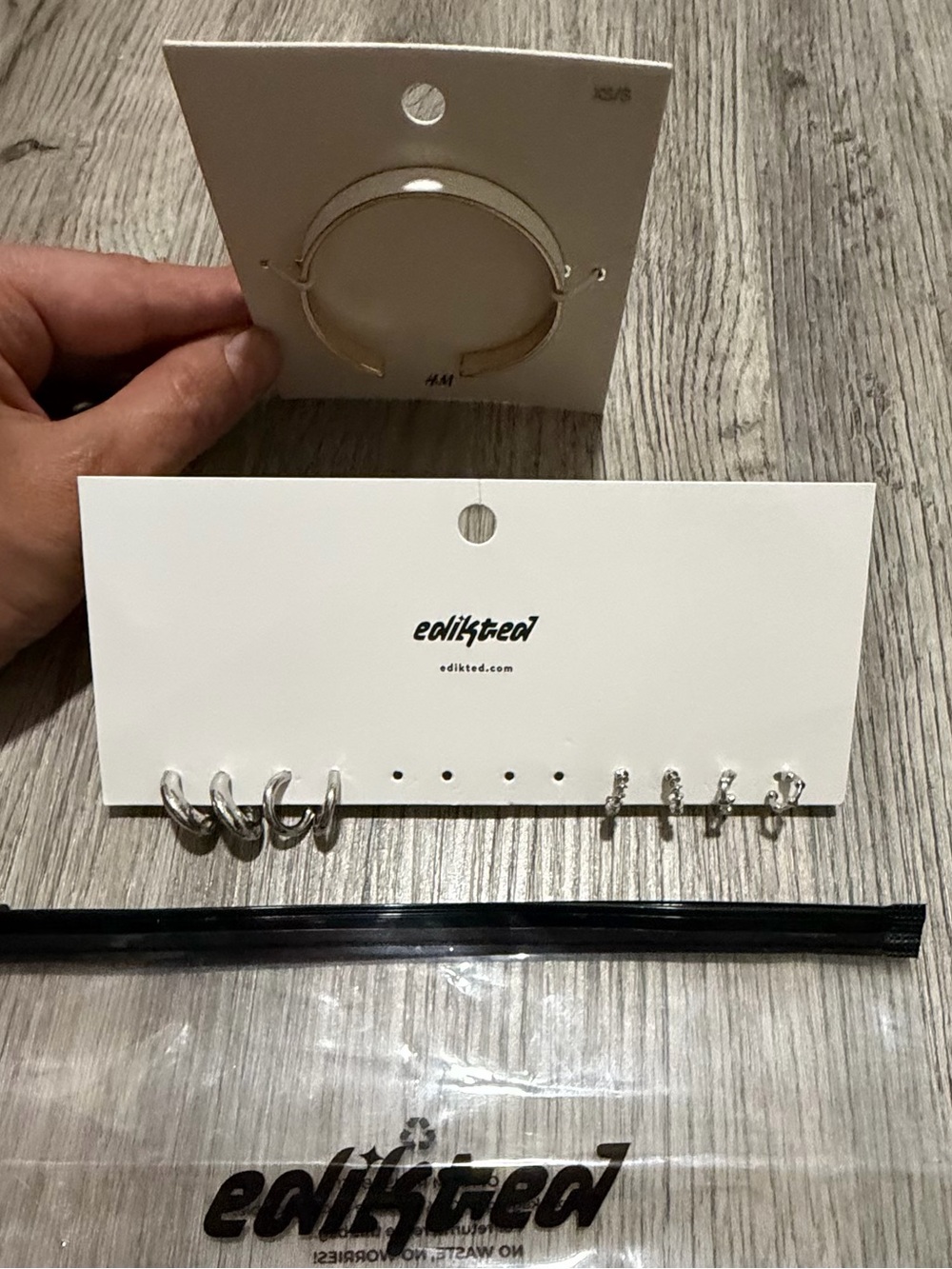 Edikted silver earring set